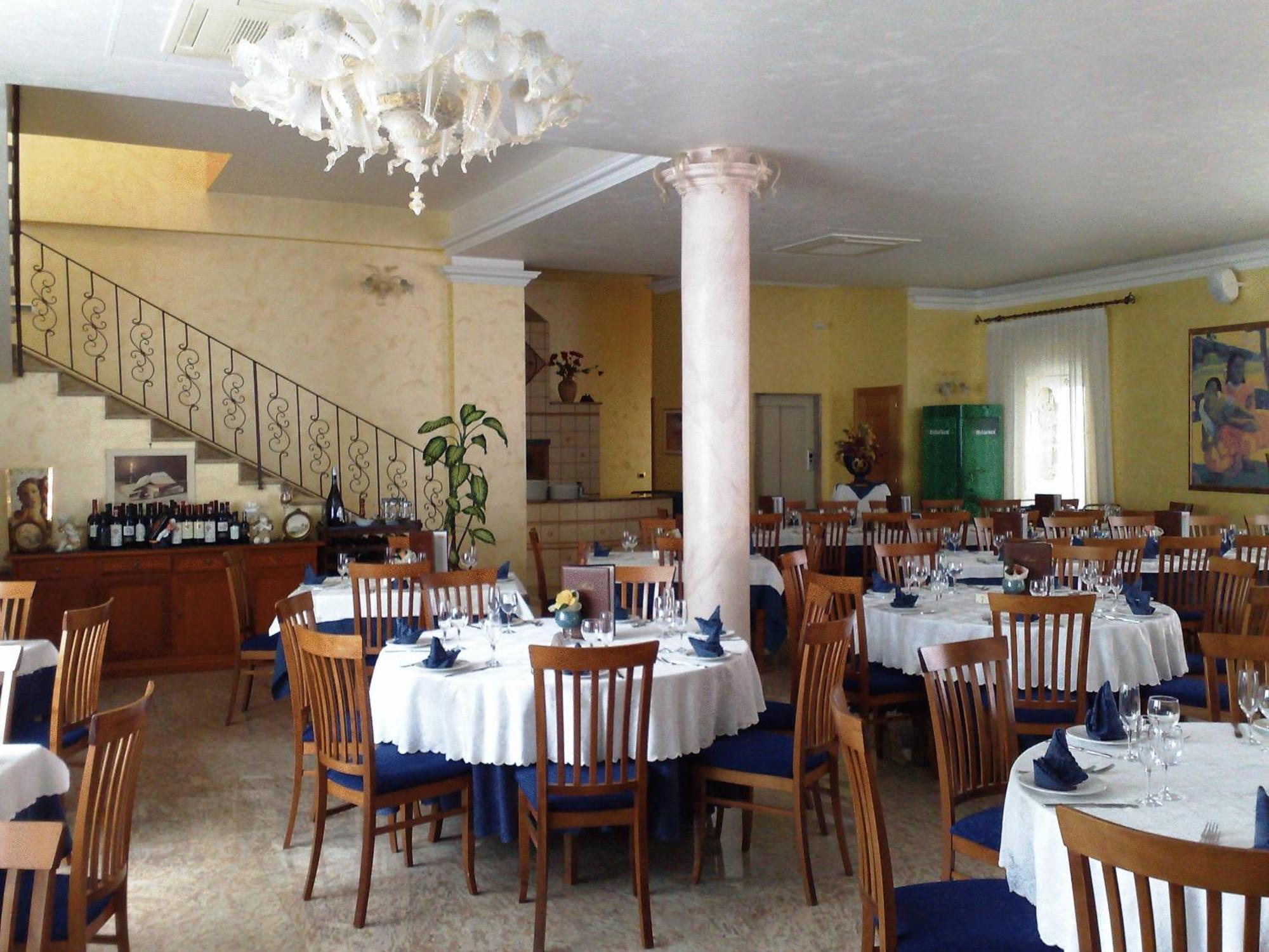 Hotel Ristorante Cordial Comiso Exterior foto